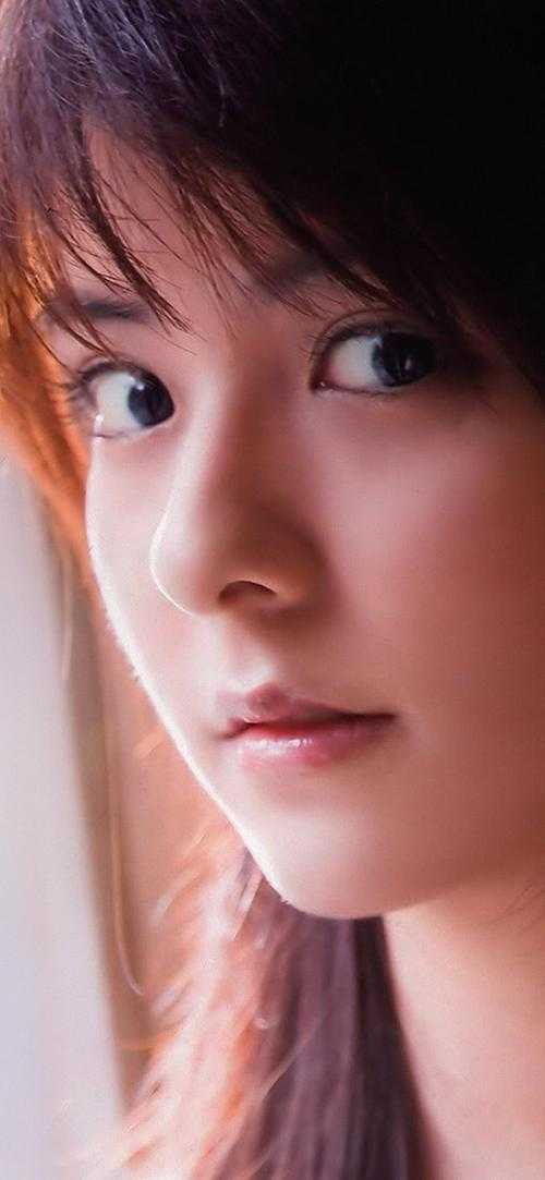 闪婚军区大佬后，她被宠成小娇妻小说