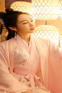 手撕冒充我身份的黑蛇侍女云归墨澜更新