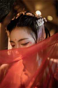 无法逃离：身后的人是谁？<