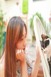 爱恨博弈：从绝境到新生<