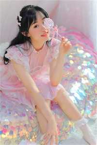 炮灰女配重生后，她被大佬缠上了