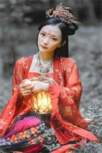 宿主她只想搞钱，渣总却疯了小说<