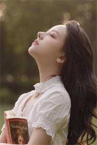 死钻石苏富比露西·陈全章+后续<