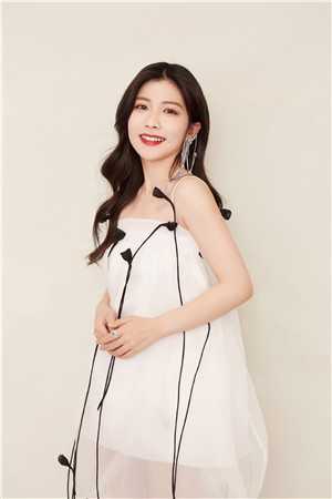 全集离婚后，我和白富美同居了