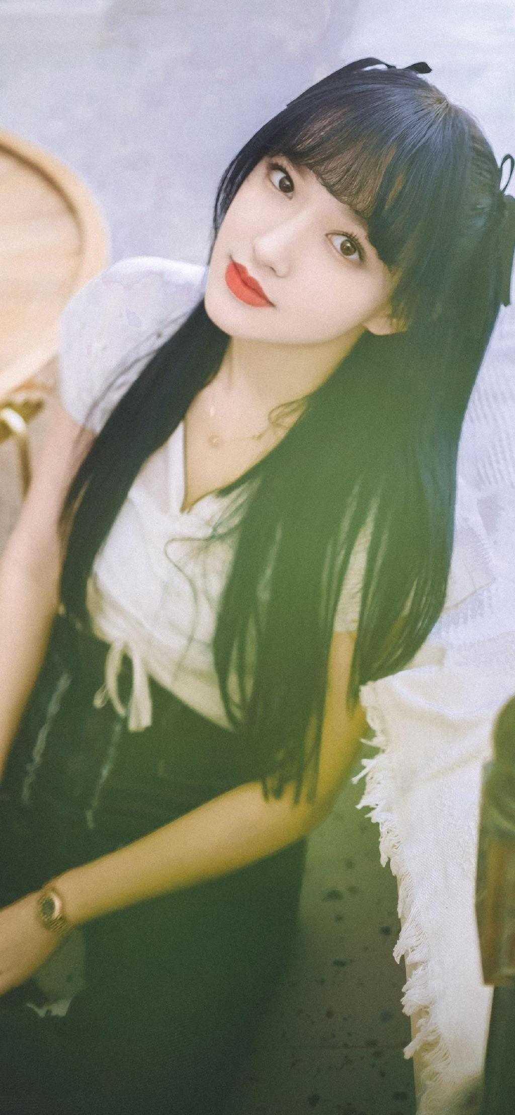 穿越高武世界，我成女帝最宠权臣精修版