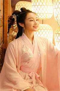 活成前任白月光后，她桃花朵朵开精品推荐