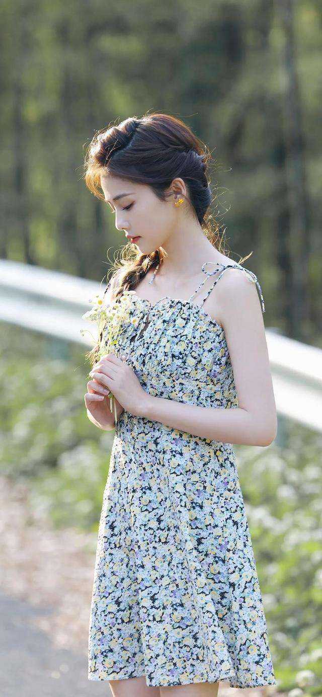 前男友婚宴上，闺蜜把我推上了台