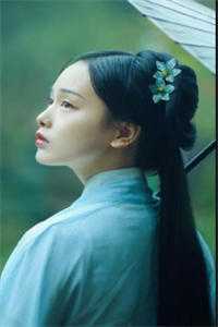 飞上彩云端