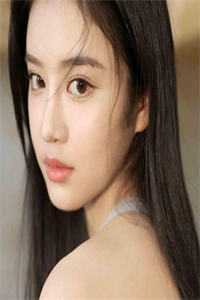 嫁给首富儿子后，两个竹马追悔莫及
