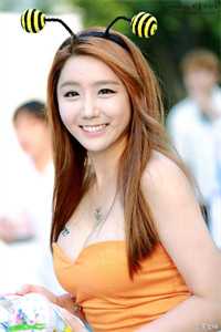 美女经理要我假扮未婚夫参加婚宴