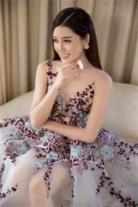 闻君有两意，故来与君绝