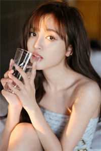 女配离婚搞科研，弹幕和总裁都疯了