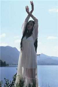 楚雨薇许易年的小说妻子和女儿偏心资助生后，我选择脱离世界