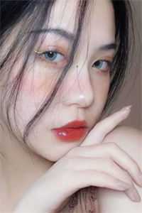 女主把他踩入泥土，我捧起来呵护最后结局