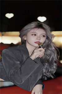 我用花瓶通古今叶苜苜战承胤全文免费