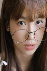 穿成霸总妻，我炮灰碾压女主角！无删减+无广告